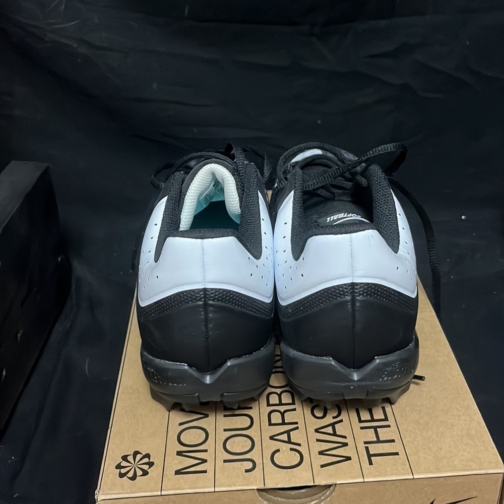 NIKE- Hyperdiamond 4 Keystone Softball cleats. NWT - Picture 3 of 9